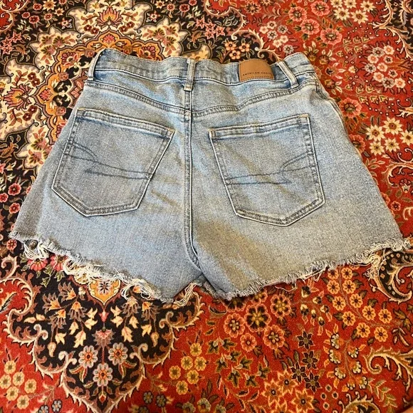 American Eagle highest rise 90s boyfriend Jean shorts - Picture 2 of 4